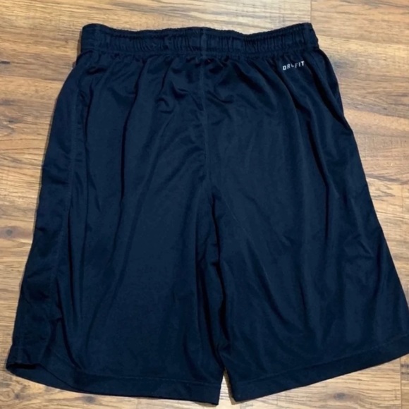 Nike Dri Fit Shorts Size Small - Picture 2 of 4